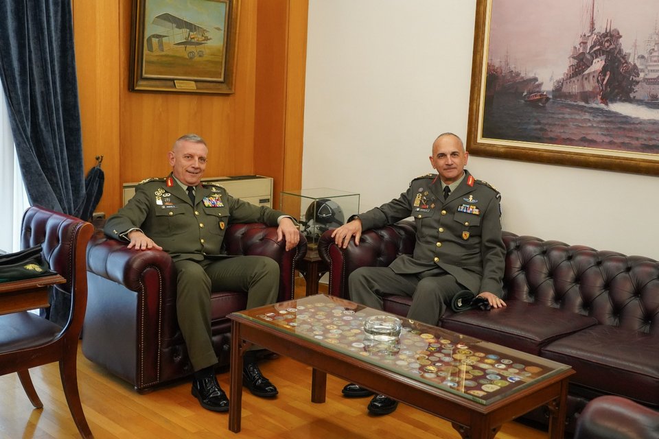 Υποδοχή του νέου αρχηγού ΓΕΕΘΑ, Δημήτρη Χούπη, στο στρατόπεδο «Παπάγου» / Φωτογραφία: ΓΕΕΘΑ