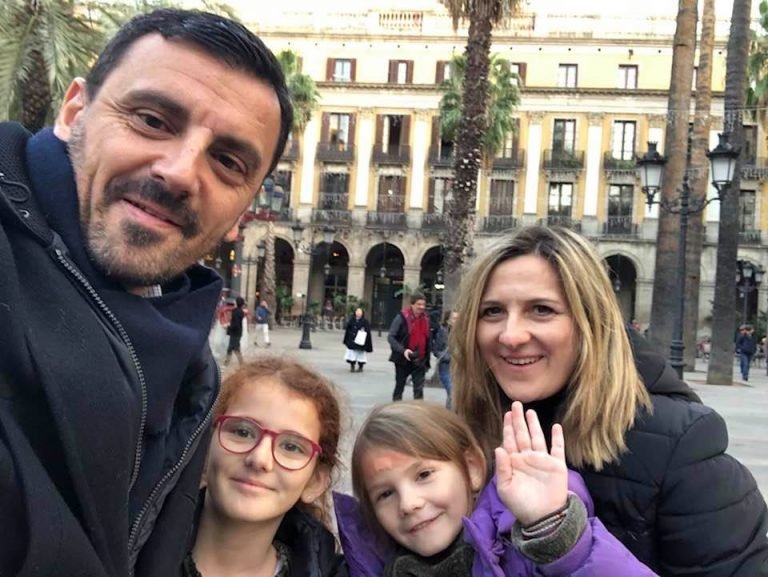 Ο Ανδρέας Νικολακόπουλος είναι παντρεμένος με την Ειρήνη Φάσσου, επίσης δικηγόρο της Αμαλιάδας, με την οποία έχουν αποκτήσει δύο κόρες, την Παναγιώτα και την Ειρήνη.