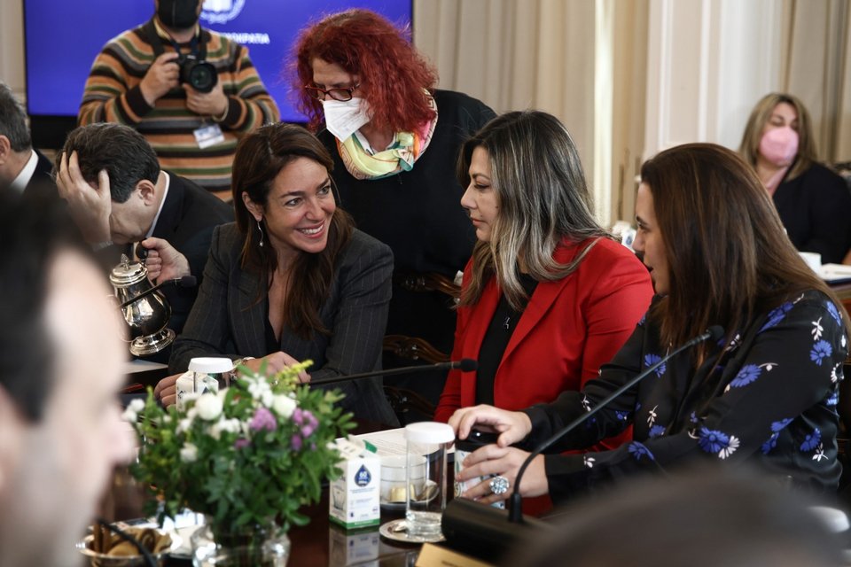 Δόμνα Μιχαηλίδου, Σοφία Ζαχαράκη και Όλγα Κεφαλογιάννη / Φωτογραφία: Dimitris Kapantais / SOOC