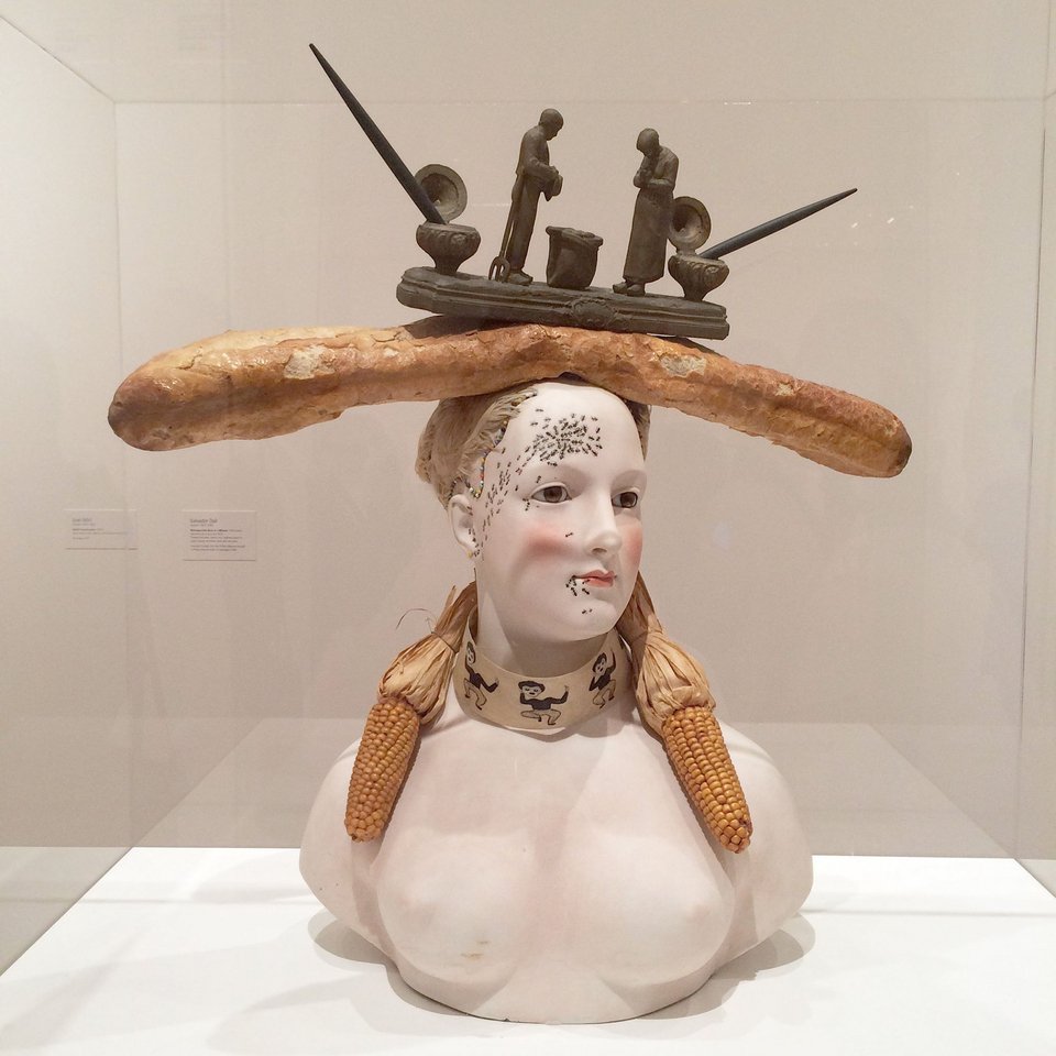 Το Restrospective Bust of a woman, του Σαλβαντόρ Νταλί