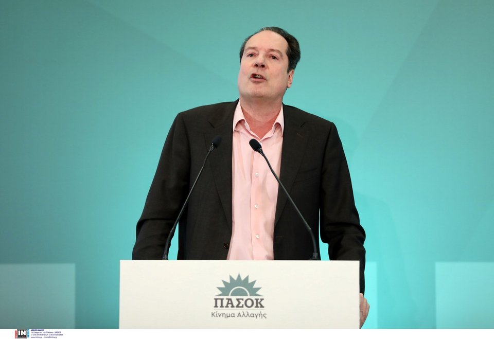 Ο συνταγματολόγος και πρώην ευρωβουλευτής Κώστας Μποτόπουλος