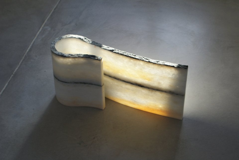 Τα έργα της έκθεσης «Γη και φως» προκαλούν τον επισκέπτη να τα αγγίξει