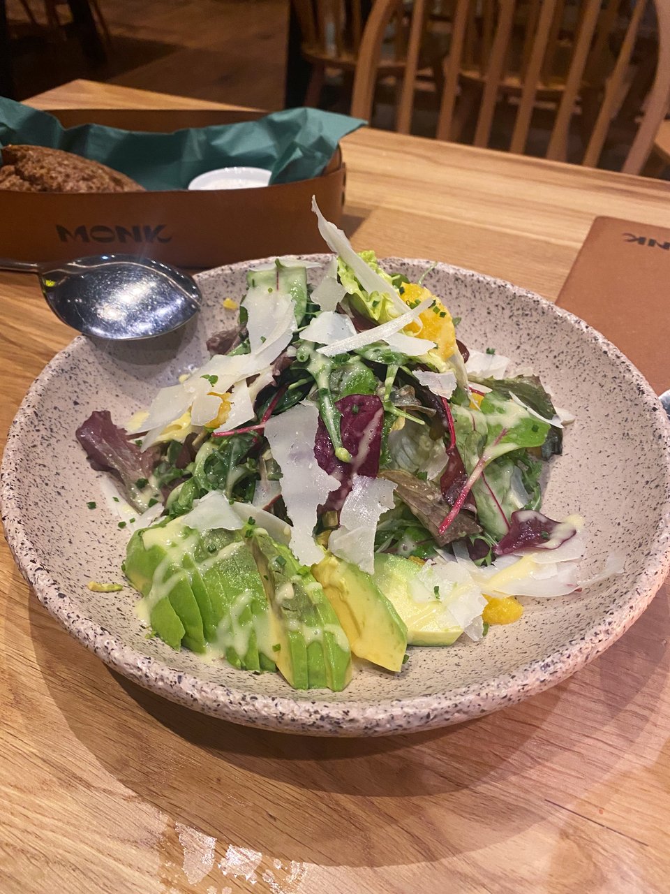 Η σαλάτα με αβοκάντο / Φωτογραφία: Μάνος Λειβαδάρος/iefimerida