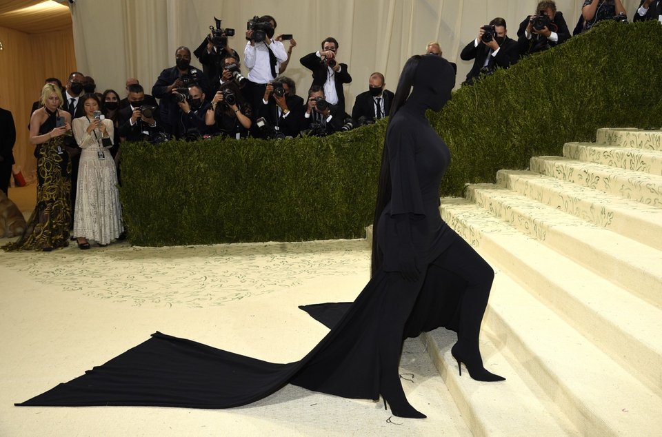 Η Κιμ Καρντάσιαν με Balenciaga στο Met Gala