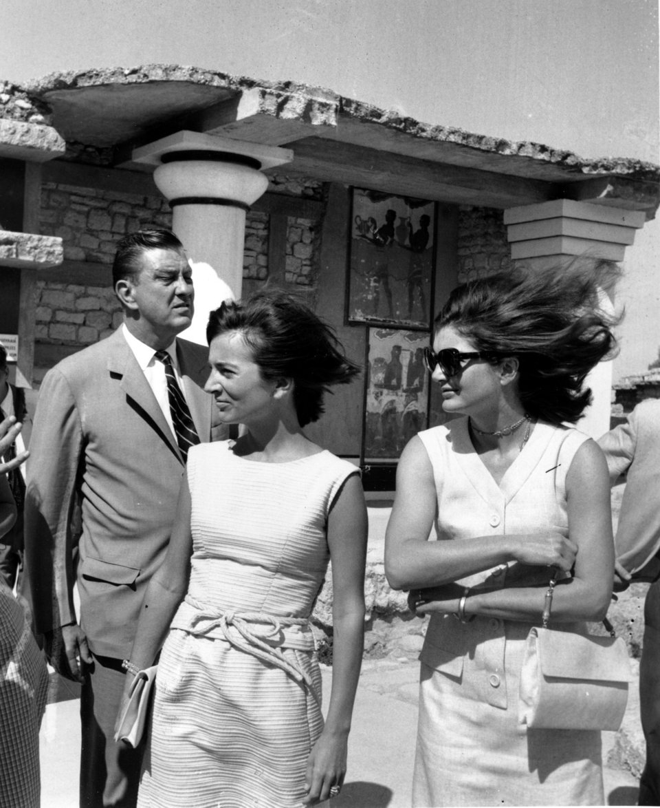 Η Lee Radziwill με την Τζάκι Κένεντι στην Ελλάδα