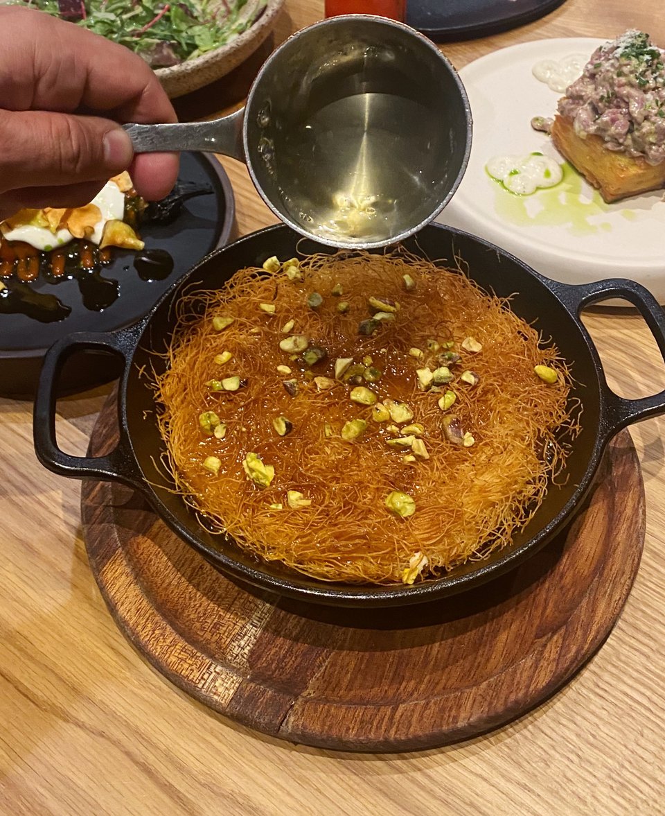 Κιουνεφέ τυριών με μέλι / Φωτογραφία: Μάνος Λειβαδάρος/iefimerida