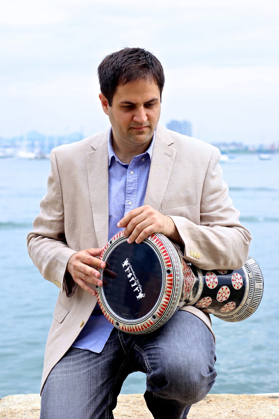 Όντας μετανάστης που ζει στις ΗΠΑ τα τελευταία 22 χρόνια και έχω θυσιάσει τόσα πολλά για να χτίσω την καριέρα μου, η υποψηφιότητα για Grammy σημαίνει για μένα περισσότερα από ένα βραβείο, λέει ο Γιώργος Λέρνης 