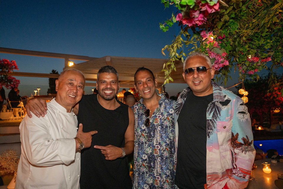 O chef Nobu Matsuhisa με τους ιδρυτές της Qui Tequila που τον βοήθησε να δημιουργήσει τη δική του τεκίλα Nobu: Mike, Medhat και Peter.