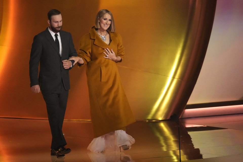 Ο René-Charles Angélil και η Céline Dion στα Grammy 2024.