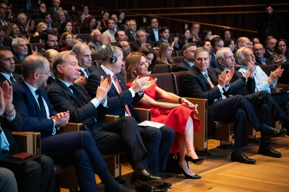 Στιγμιότυπο από την εκδήλωση της ΕΕΕ προς τιμήν του Γενικού Γραμματέα του Διεθνούς Ναυτιλιακού Οργανισμού (ΙΜΟ), Arsenio Dominguez