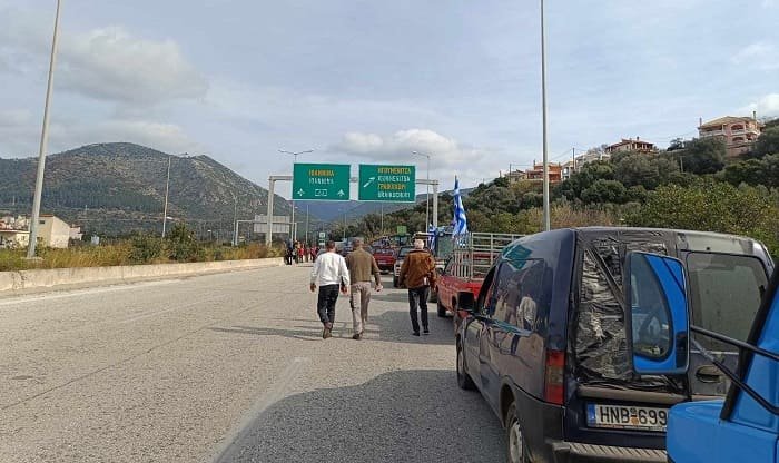 Επί της Εγνατίας οι αγρότες της Θεσπρωτίας / Φωτογραφία: epiruspost.gr
