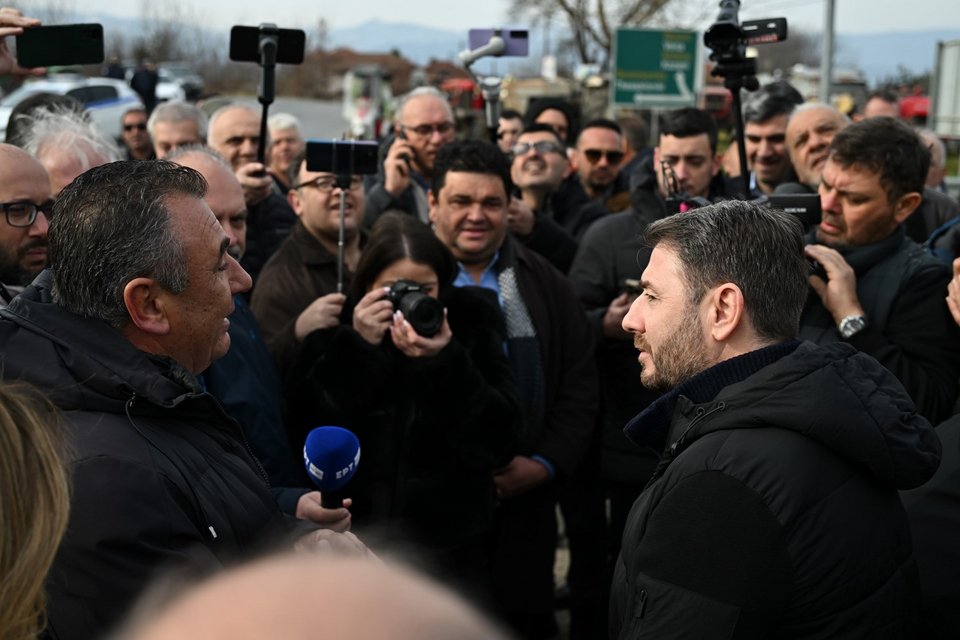 Ο Νίκος Ανδρουλάκης με αγρότες στην Ημαθία -Φωτογραφία: Γ.Τ ΠΑΣΟΚ-ΚΙΝΑΛ ΙΩΑΝΝΟΥ ΔΗΜΗΤΡΗΣ