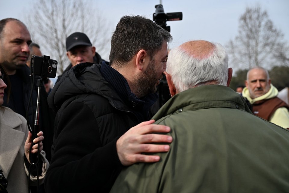 Ο Νίκος Ανδρουλάκης με αγρότες στην Ημαθία -Φωτογραφία: Γ.Τ ΠΑΣΟΚ-ΚΙΝΑΛ ΙΩΑΝΝΟΥ ΔΗΜΗΤΡΗΣ