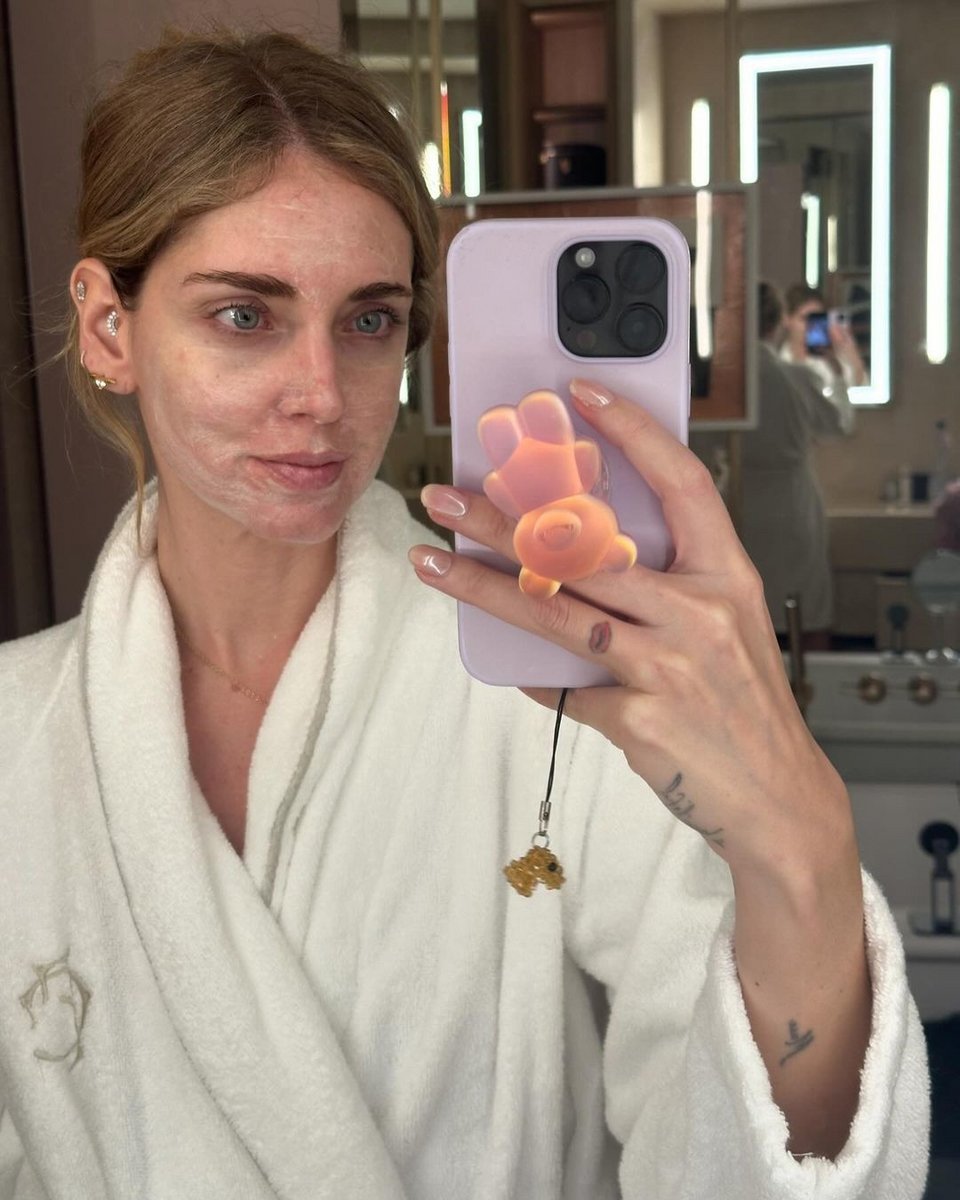 Η Κιάρα Φεράνι χωρίς ίχνος μακιγιάζ 