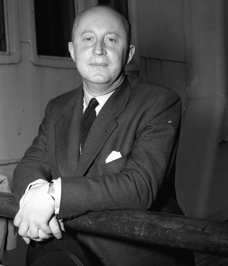 Ο Christian Dior φτάνει στη Νέα Υόρκη με το Queen Mary στις 20 Απριλίου 1948