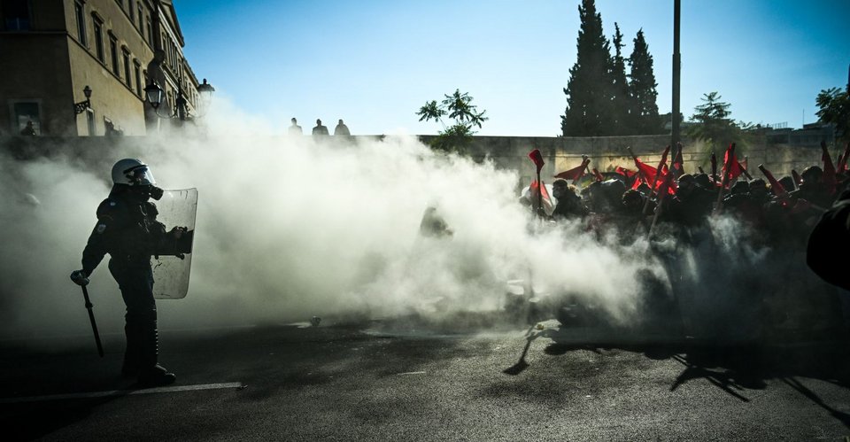Ένταση στο πανεκπαιδευτικό συλλαλητήριο -Επεισόδια στο Σύνταγμα