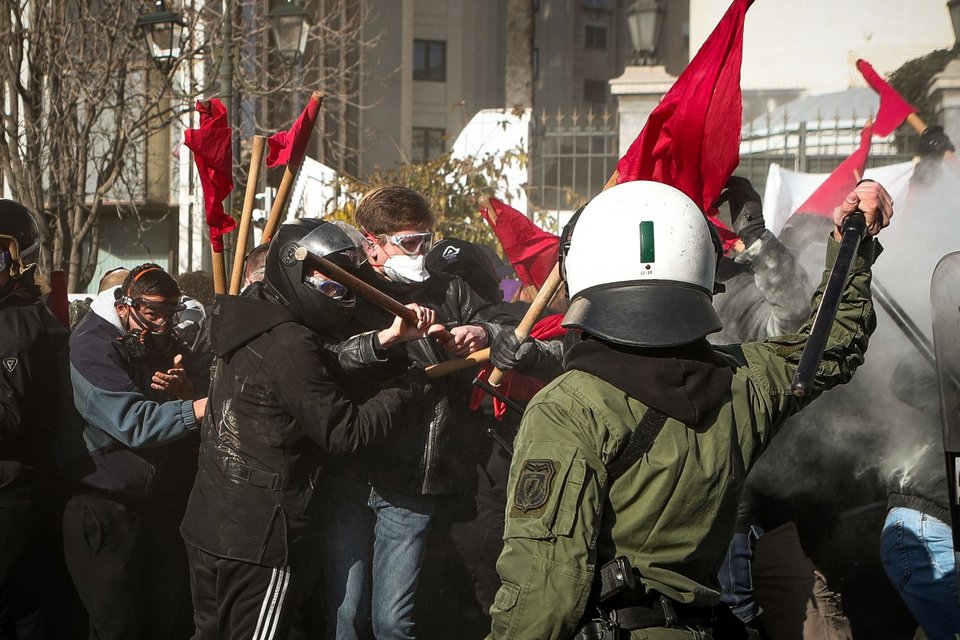 Ένταση στο πανεκπαιδευτικό συλλαλητήριο -Επεισόδια στο Σύνταγμα