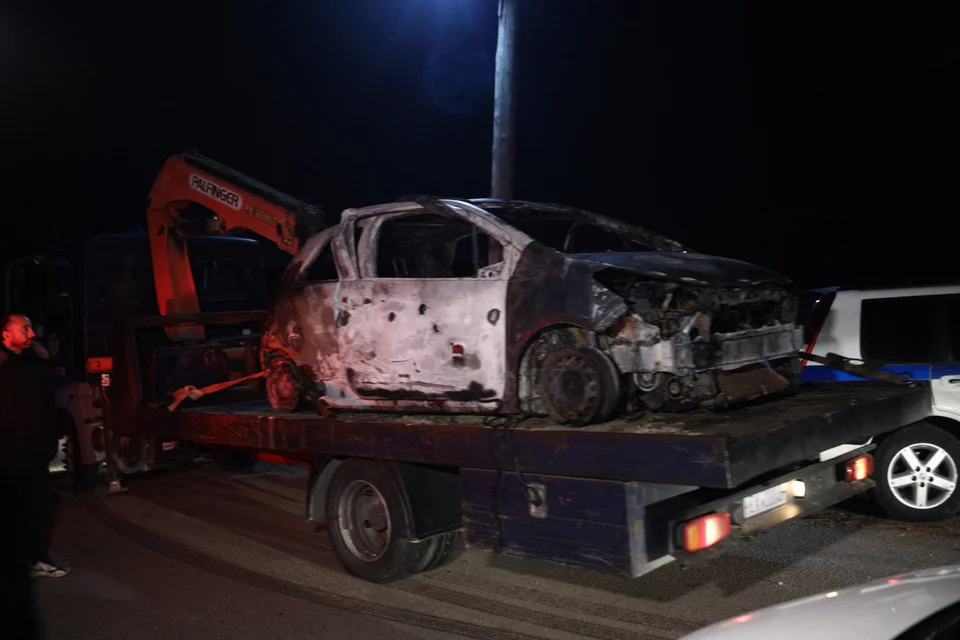 Το καμένο αυτοκίνητο που εντοπίστηκε απανθρακωμένος ο επιχειρηματίας/ Φωτογραφία ΓΙΑΝΝΗΣ ΠΑΝΑΓΟΠΟΥΛΟΣ/EUROKINISSI
