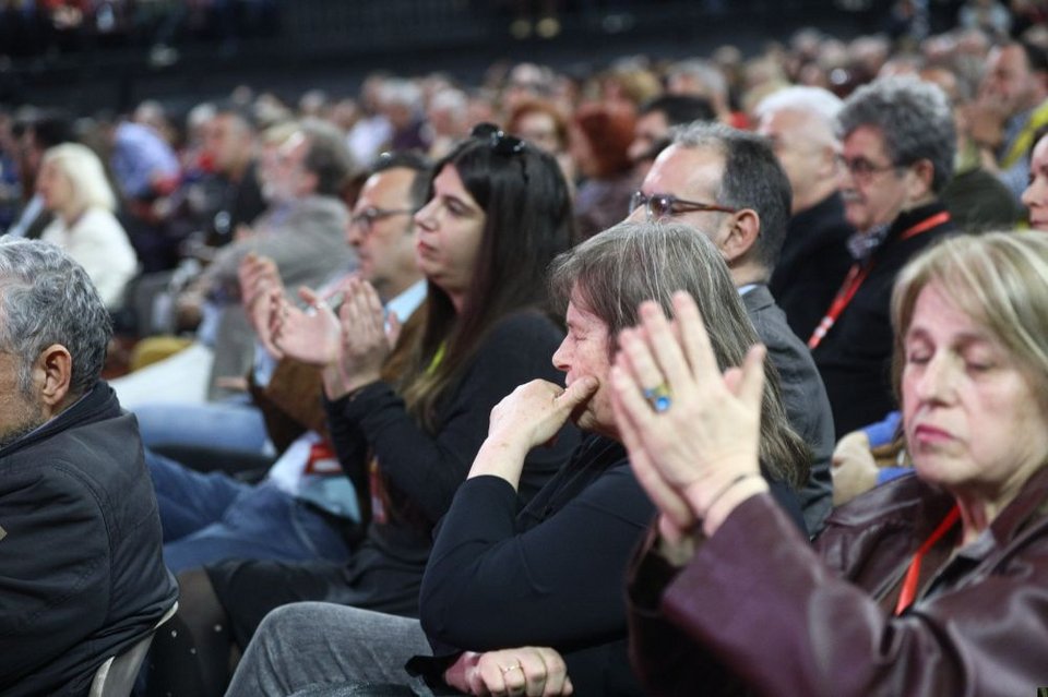 Εντάσεις, αψιμαχίες, φωνές αλλά και selfies, χαμόγελα, πηγαδάκια -Η 3η ημέρα του Συνεδρίου ΣΥΡΙΖΕ σε φωτό-βίντεο