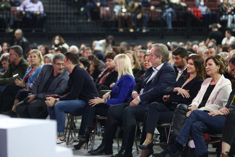 Εντάσεις, αψιμαχίες, φωνές αλλά και selfies, χαμόγελα, πηγαδάκια -Η 3η ημέρα του Συνεδρίου ΣΥΡΙΖΕ σε φωτό-βίντεο