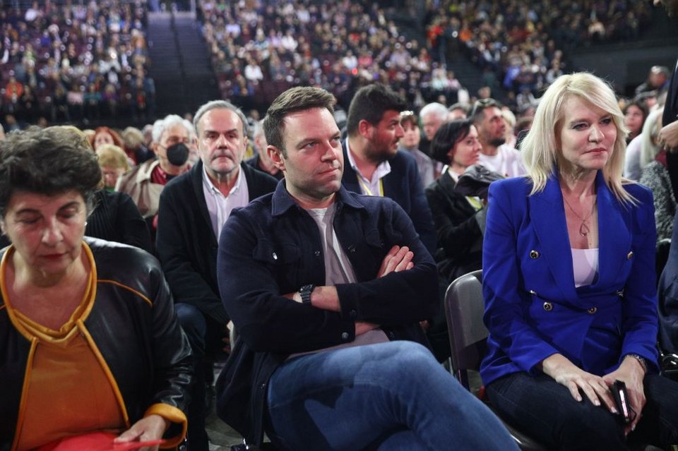 Εντάσεις, αψιμαχίες, φωνές αλλά και selfies, χαμόγελα, πηγαδάκια -Η 3η ημέρα του Συνεδρίου ΣΥΡΙΖΕ σε φωτό-βίντεο