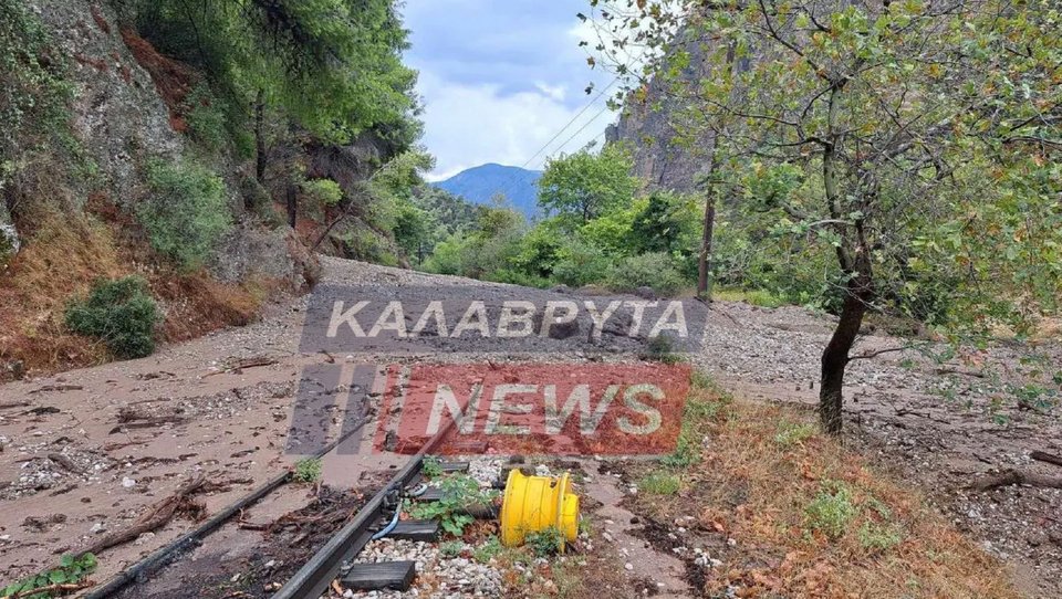 Κατολίσθιση στον Βουραϊκό σταμάτησε τον Οδοντωτό