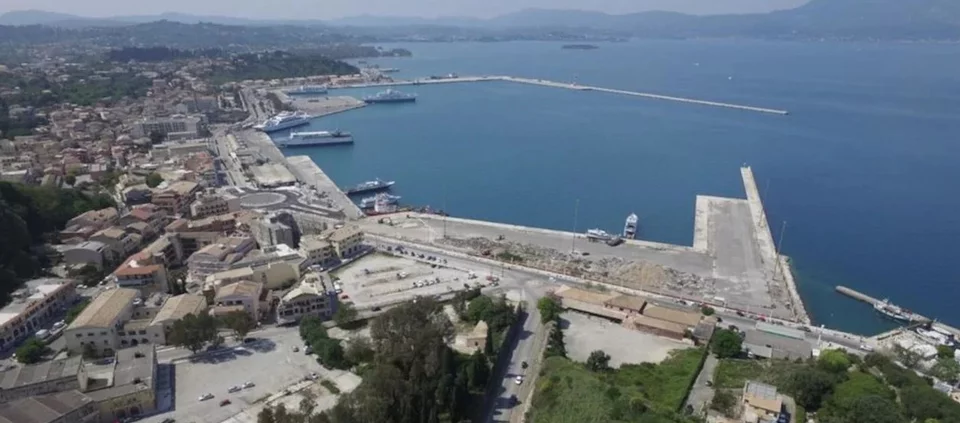 To λιμάνι της Κέρκυρας