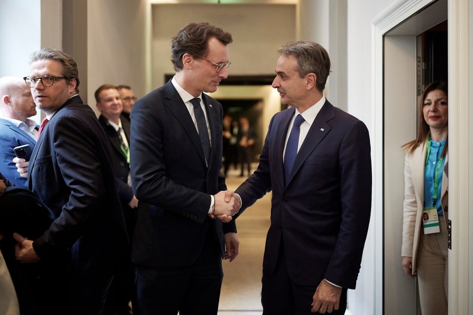 Ο Κ. Μητσοτάκης με τον πρωθυπουργό της Βόρειας Ρηνανίας-Βεστφαλίας, Hendrik Wüst