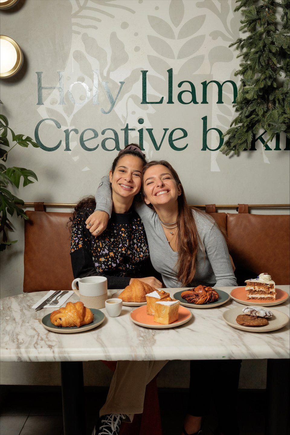  Οι CoFounders της Holy Llama Εριέττα Κούρκουλου Λάτση &amp; Κελλίνα Δημητριάδη&nbsp; 