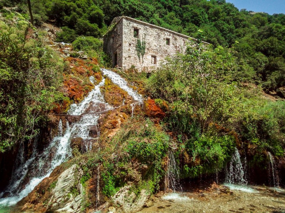 Ο νερόμυλος είναι από τα αξιοθέατα του χωριού