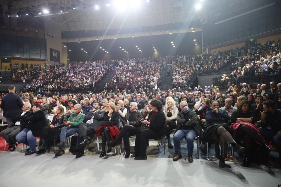 Εντάσεις, αψιμαχίες, φωνές αλλά και selfies, χαμόγελα, πηγαδάκια -Η 3η ημέρα του Συνεδρίου ΣΥΡΙΖΕ σε φωτό-βίντεο