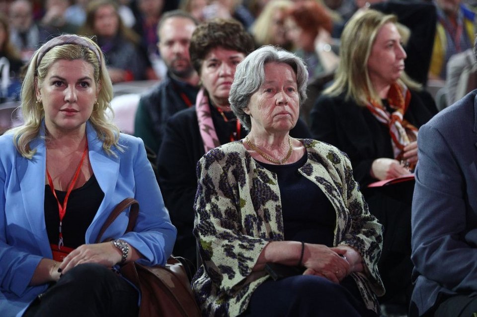 Εντάσεις, αψιμαχίες, φωνές αλλά και selfies, χαμόγελα, πηγαδάκια -Η 3η ημέρα του Συνεδρίου ΣΥΡΙΖΕ σε φωτό-βίντεο