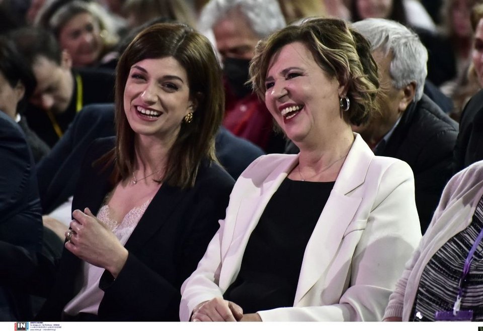 Εντάσεις, αψιμαχίες, φωνές αλλά και selfies, χαμόγελα, πηγαδάκια -Η 3η ημέρα του Συνεδρίου ΣΥΡΙΖΕ σε φωτό-βίντεο