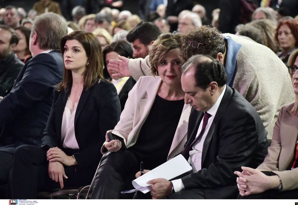 Εντάσεις, αψιμαχίες, φωνές αλλά και selfies, χαμόγελα, πηγαδάκια -Η 3η ημέρα του Συνεδρίου ΣΥΡΙΖΕ σε φωτό-βίντεο