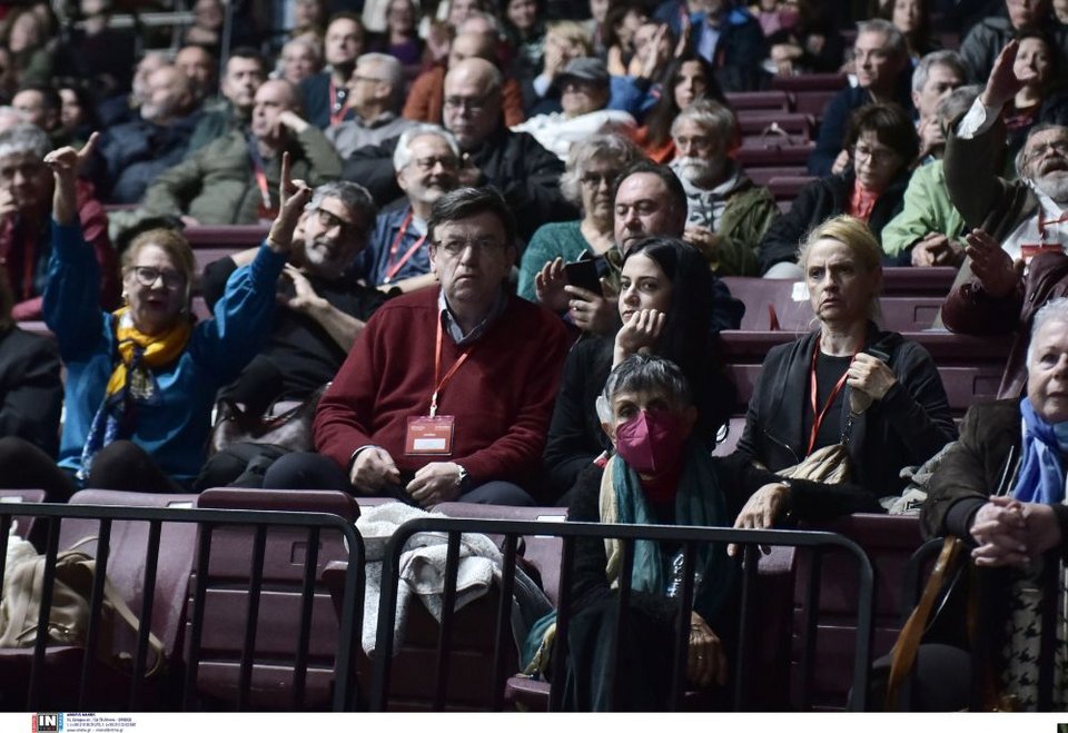 Εντάσεις, αψιμαχίες, φωνές αλλά και selfies, χαμόγελα, πηγαδάκια -Η 3η ημέρα του Συνεδρίου ΣΥΡΙΖΕ σε φωτό-βίντεο