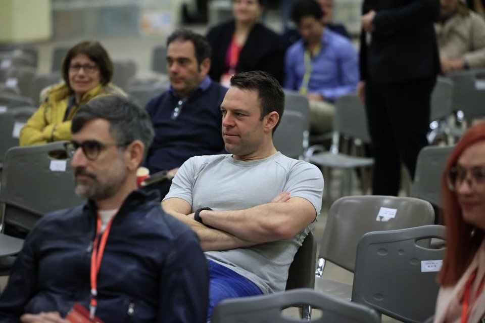 Εντάσεις, αψιμαχίες, φωνές αλλά και selfies, χαμόγελα, πηγαδάκια -Η 3η ημέρα του Συνεδρίου ΣΥΡΙΖΕ σε φωτό-βίντεο