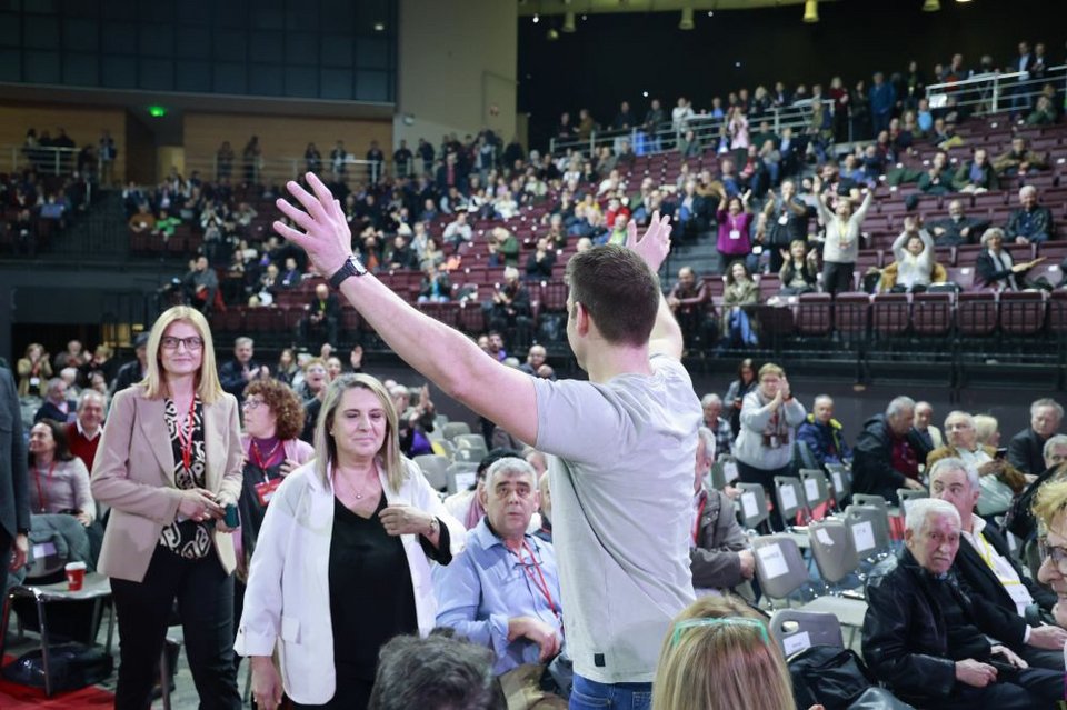 Εντάσεις, αψιμαχίες, φωνές αλλά και selfies, χαμόγελα, πηγαδάκια -Η 3η ημέρα του Συνεδρίου ΣΥΡΙΖΕ σε φωτό-βίντεο