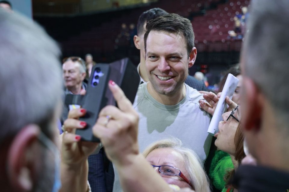 Εντάσεις, αψιμαχίες, φωνές αλλά και selfies, χαμόγελα, πηγαδάκια -Η 3η ημέρα του Συνεδρίου ΣΥΡΙΖΕ σε φωτό-βίντεο