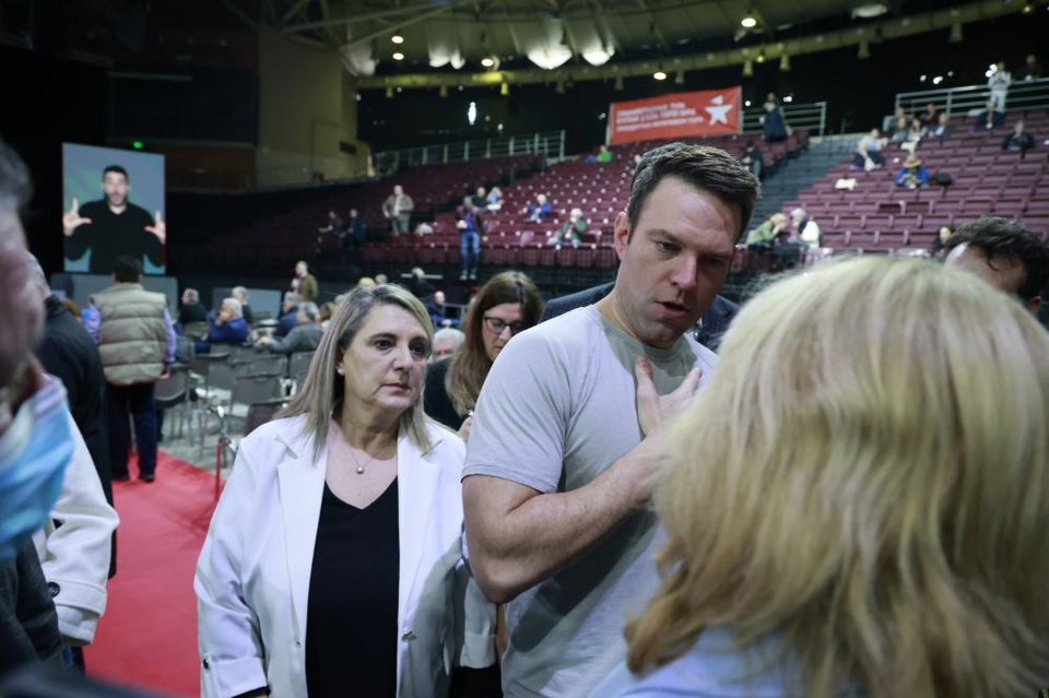 Εντάσεις, αψιμαχίες, φωνές αλλά και selfies, χαμόγελα, πηγαδάκια -Η 3η ημέρα του Συνεδρίου ΣΥΡΙΖΕ σε φωτό-βίντεο