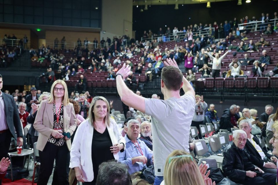Εντάσεις, αψιμαχίες, φωνές αλλά και selfies, χαμόγελα, πηγαδάκια -Η 3η ημέρα του Συνεδρίου ΣΥΡΙΖΕ σε φωτό-βίντεο