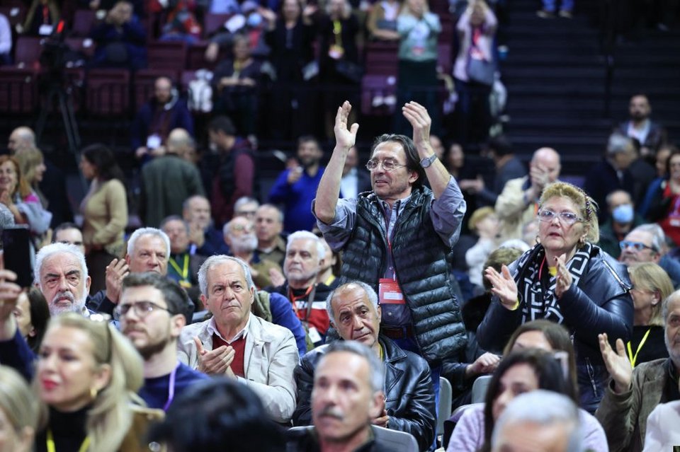 Εντάσεις, αψιμαχίες, φωνές αλλά και selfies, χαμόγελα, πηγαδάκια -Η 3η ημέρα του Συνεδρίου ΣΥΡΙΖΕ σε φωτό-βίντεο