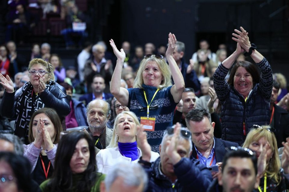 Εντάσεις, αψιμαχίες, φωνές αλλά και selfies, χαμόγελα, πηγαδάκια -Η 3η ημέρα του Συνεδρίου ΣΥΡΙΖΕ σε φωτό-βίντεο