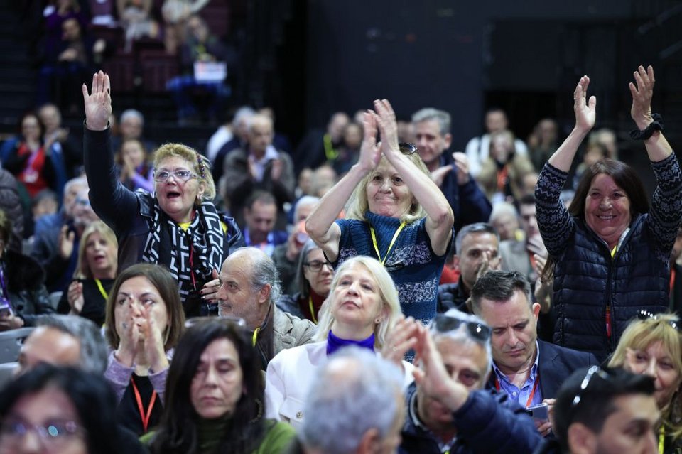 Εντάσεις, αψιμαχίες, φωνές αλλά και selfies, χαμόγελα, πηγαδάκια -Η 3η ημέρα του Συνεδρίου ΣΥΡΙΖΕ σε φωτό-βίντεο