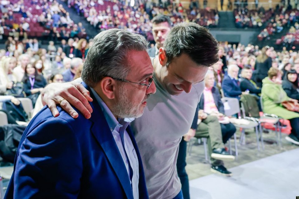 Εντάσεις, αψιμαχίες, φωνές αλλά και selfies, χαμόγελα, πηγαδάκια -Η 3η ημέρα του Συνεδρίου ΣΥΡΙΖΕ σε φωτό-βίντεο