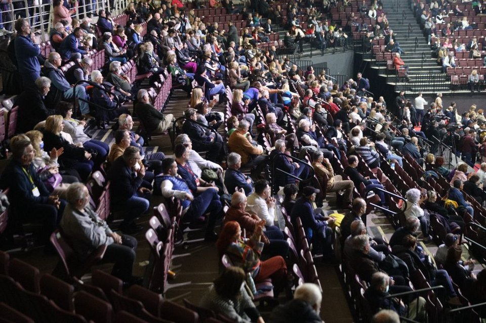 Εντάσεις, αψιμαχίες, φωνές αλλά και selfies, χαμόγελα, πηγαδάκια -Η 3η ημέρα του Συνεδρίου ΣΥΡΙΖΕ σε φωτό-βίντεο