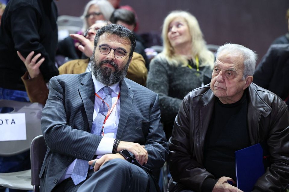 Εντάσεις, αψιμαχίες, φωνές αλλά και selfies, χαμόγελα, πηγαδάκια -Η 3η ημέρα του Συνεδρίου ΣΥΡΙΖΕ σε φωτό-βίντεο