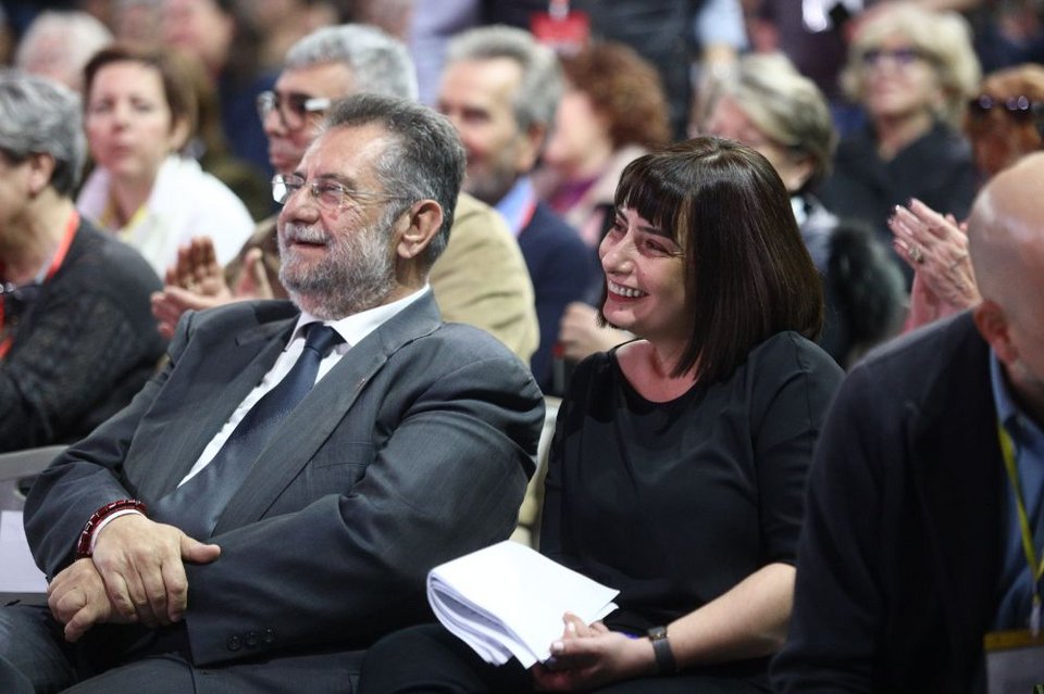 Εντάσεις, αψιμαχίες, φωνές αλλά και selfies, χαμόγελα, πηγαδάκια -Η 3η ημέρα του Συνεδρίου ΣΥΡΙΖΕ σε φωτό-βίντεο