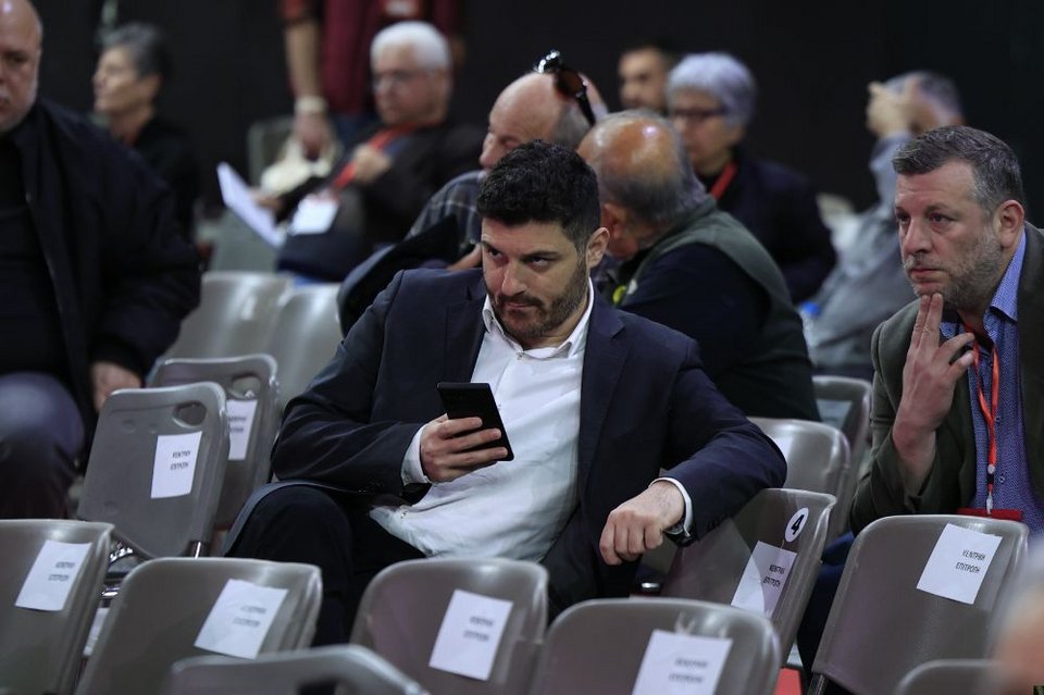 Εντάσεις, αψιμαχίες, φωνές αλλά και selfies, χαμόγελα, πηγαδάκια -Η 3η ημέρα του Συνεδρίου ΣΥΡΙΖΕ σε φωτό-βίντεο