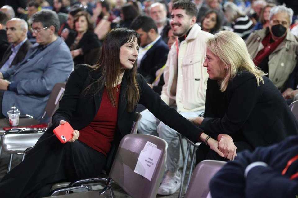 Εντάσεις, αψιμαχίες, φωνές αλλά και selfies, χαμόγελα, πηγαδάκια -Η 3η ημέρα του Συνεδρίου ΣΥΡΙΖΕ σε φωτό-βίντεο