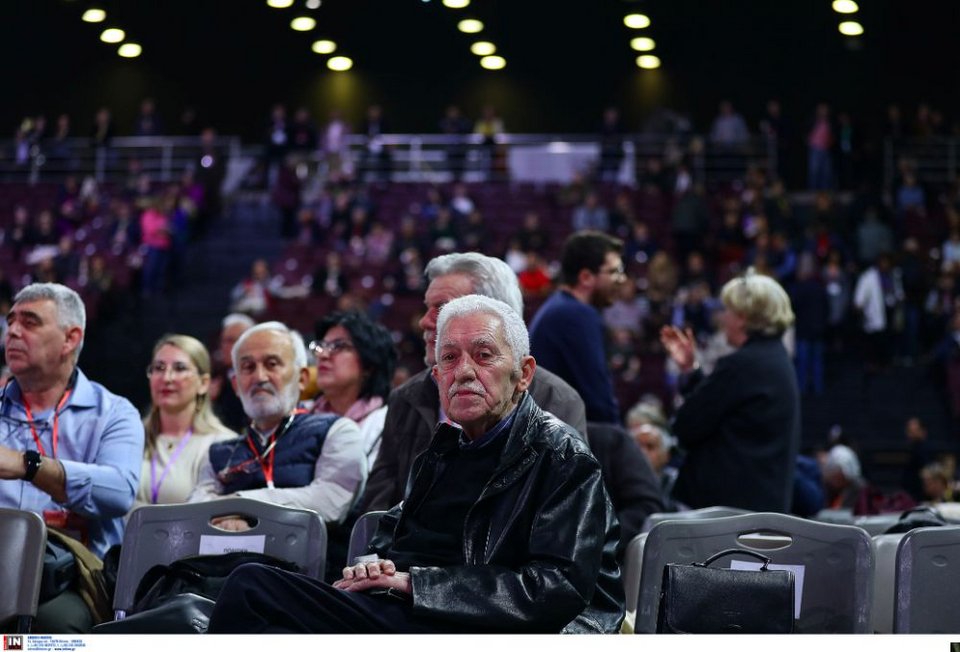 Εντάσεις, αψιμαχίες, φωνές αλλά και selfies, χαμόγελα, πηγαδάκια -Η 3η ημέρα του Συνεδρίου ΣΥΡΙΖΕ σε φωτό-βίντεο